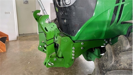 TRAKTORI UNIVERSAALNE ESIRIPPSÜSTEEM CAT. 2 1500 KG - ROHELINE (RAL 6001)